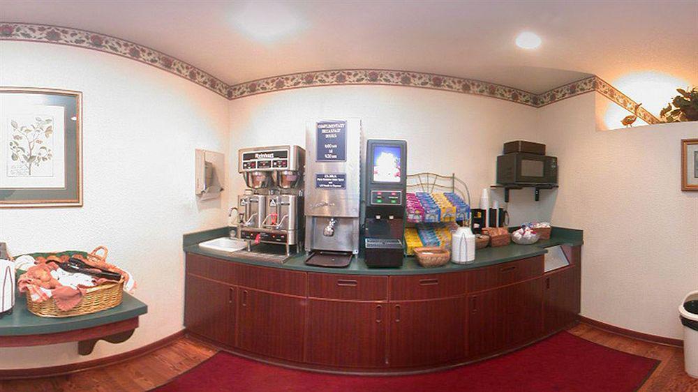 Microtel Inn & Suites By Wyndham Green Bay Exterior photo